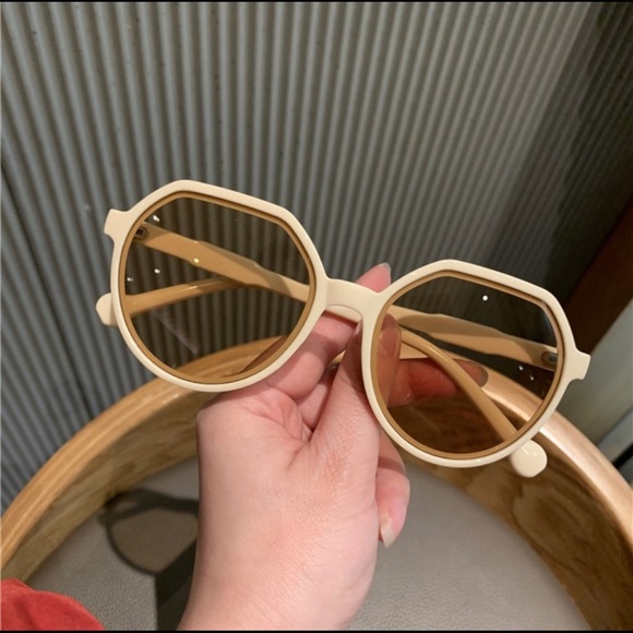 KismetsKloset Accessories - The BLONDIE Retro Sunnies